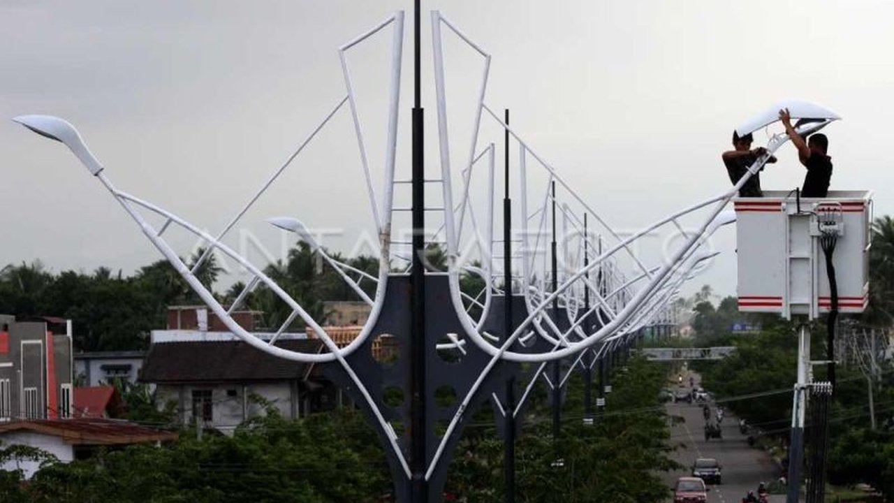 Pencurian kabel lampu penerangan jalan di Banda Aceh mengakibatkan kerugian Pemkot mencapai Rp261 juta, dengan total panjang kabel yang hilang mencapai 1.740 meter.