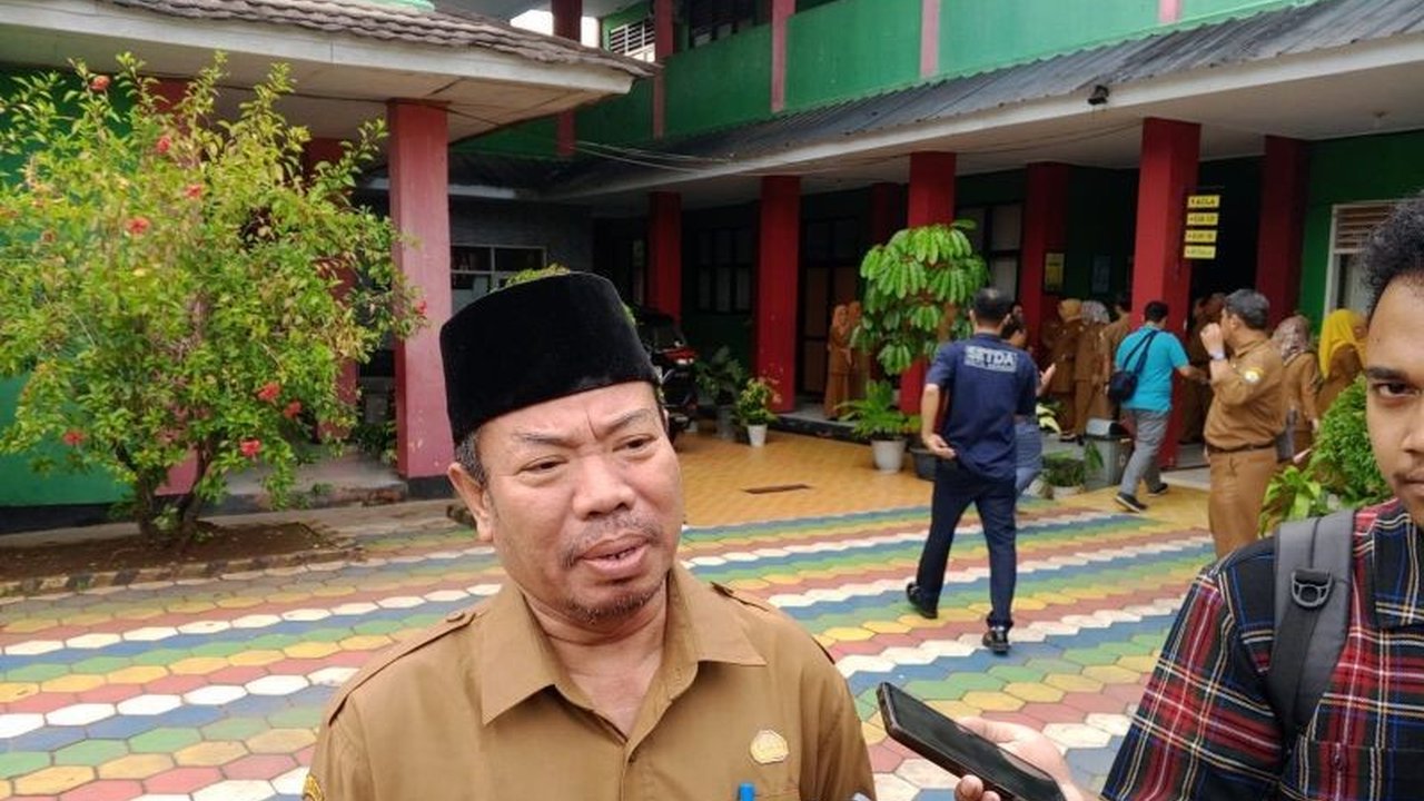 Pemerintah Kota Serang mengajukan usulan perbaikan untuk 59 sekolah rusak berat, meliputi 9 SMP dan 50 SD, kepada Kemendikbudristek dengan harapan mendapatkan alokasi anggaran.