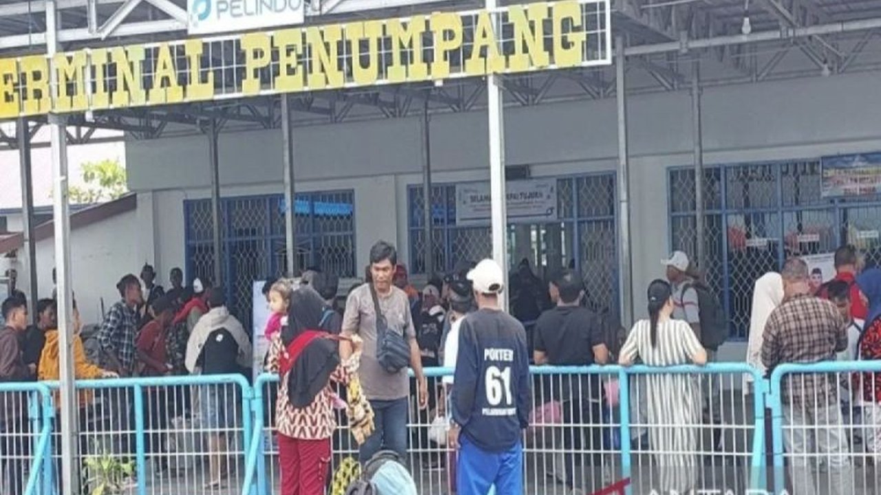 Para pemudik Lebaran 2025 mulai memadati Pelabuhan Sampit, Kalimantan Tengah, memilih pulang lebih awal untuk menghindari kepadatan dan menghabiskan waktu lebih lama bersama keluarga.