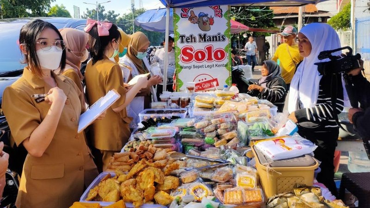 Kementerian Kesehatan (Kemenkes) mengawasi makanan takjil di Jakarta Barat, mengambil 41 sampel untuk diuji kandungan boraks, formalin, metanil yellow, dan rhodamin B.