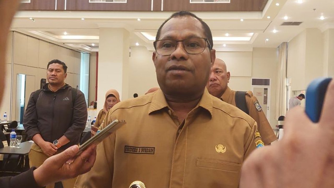 Pemerintah Raja Ampat segera mengevaluasi layanan RSUD setempat, termasuk potensi pergantian direktur, untuk meningkatkan kualitas pelayanan kesehatan.