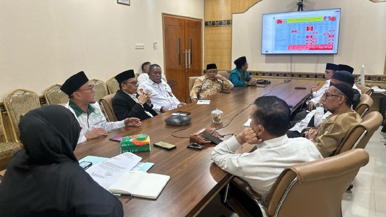 Kementerian Agama Provinsi Papua menetapkan zakat fitrah 1446 H sebesar 3,5 liter beras per jiwa, atau setara 2,5 kg beras,  dengan fidyah Rp45.000 dan nishab zakat maal 85 gram emas.