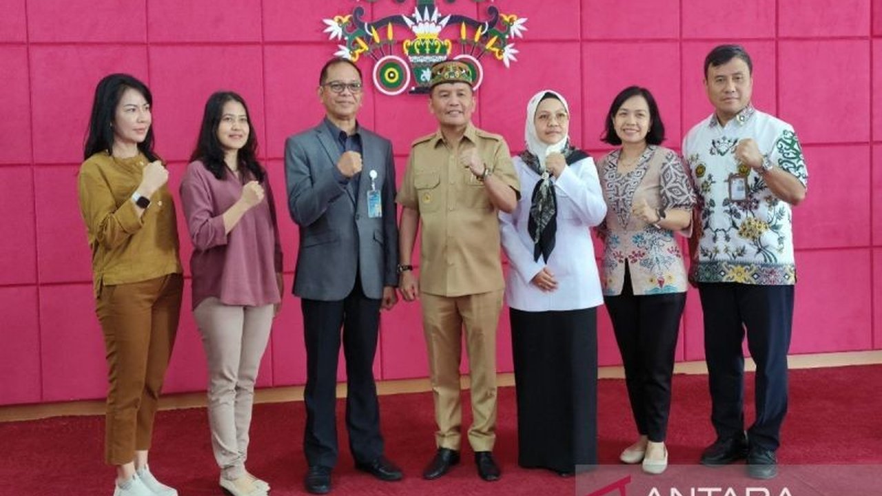 Gubernur Kalimantan Tengah, Agustiar Sabran, mendukung penuh Universitas Palangka Raya (UPR) untuk membuka program studi dokter spesialis kandungan guna mengurangi angka kematian ibu dan anak di daerah tersebut.