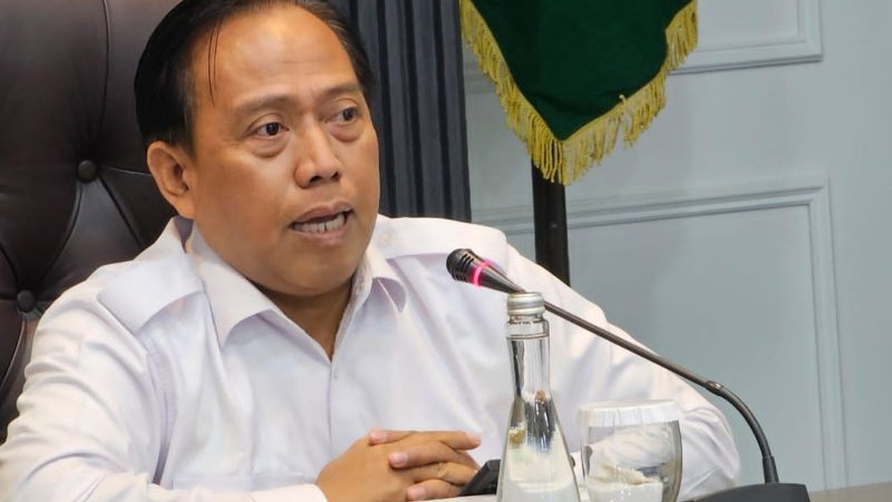 Direktur Urusan Agama Islam Kemenag, Arsad Hidayat, mengungkapkan Kurikulum Cinta sebagai solusi untuk mengatasi tujuh tantangan lingkungan serius yang dihadapi Indonesia, mulai dari perubahan iklim hingga pencemaran plastik.