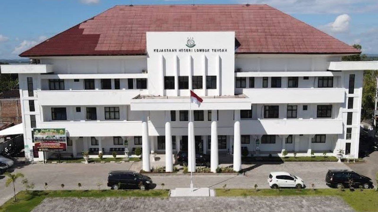 Kejari Lombok Tengah menyatakan penanganan kasus dugaan korupsi pembayaran pajak penerangan jalan (PPJ) masih dalam tahap penyidikan, dengan rentang waktu penyelidikan yang cukup panjang, yaitu periode 2019-2023.