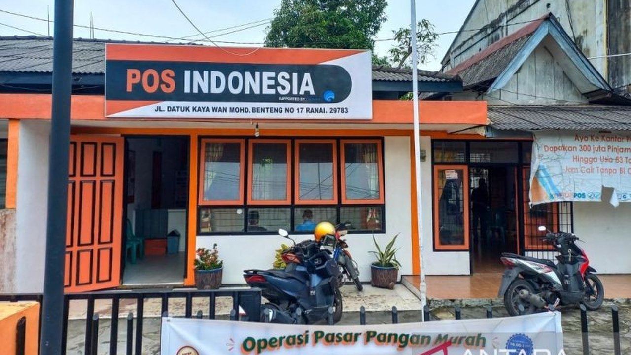 Kantor Pos Ranai, Natuna, menggelar operasi pangan murah dengan menyediakan beras SPHP seharga Rp12.300 per kilogram untuk membantu masyarakat menghadapi Hari Besar Keagamaan Nasional.