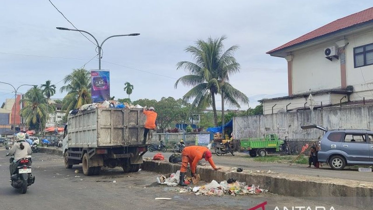 Pemkot Bengkulu mengimbau warga untuk mengolah sampah mandiri guna mengatasi TPA Air Sebakul yang kelebihan kapasitas dan memberikan sanksi bagi ASN yang membuang sampah sembarangan.