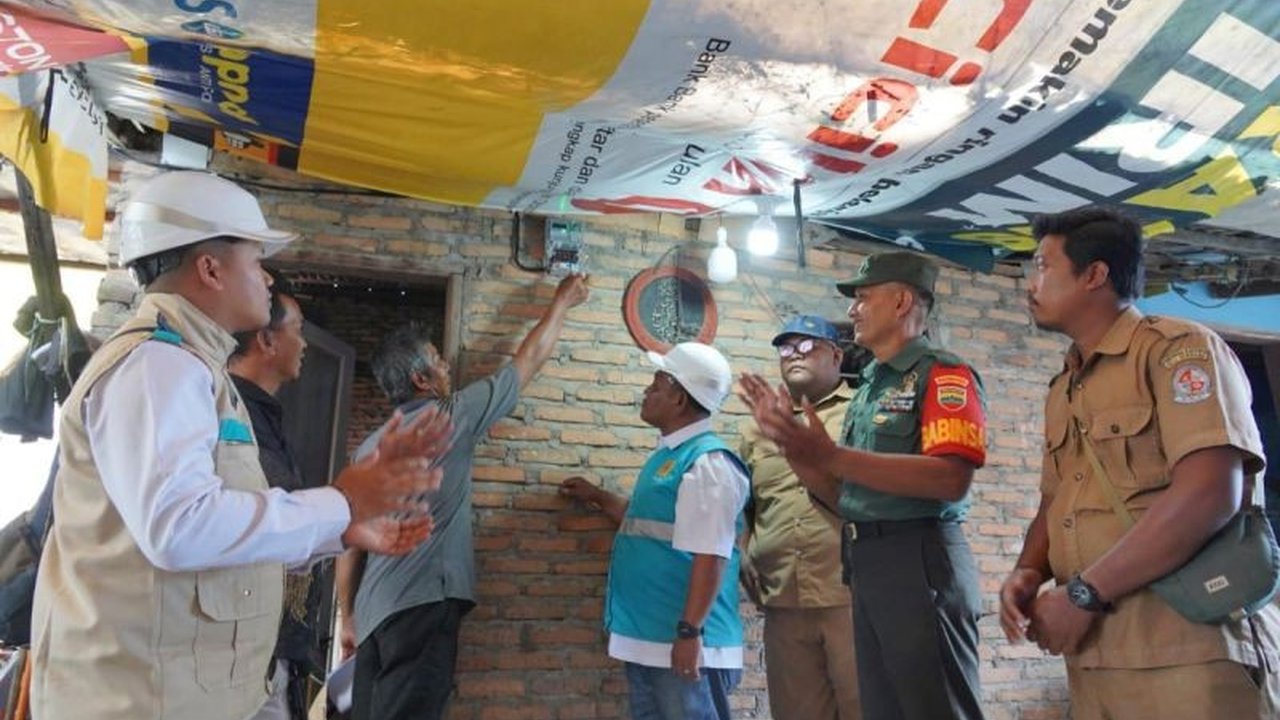 PLN UID Sumatera Utara menyalakan listrik untuk 140 warga kurang mampu dan 27 rumah ibadah di Sumatera Utara, sebagai wujud kepedulian dan investasi sosial di bulan Ramadhan.