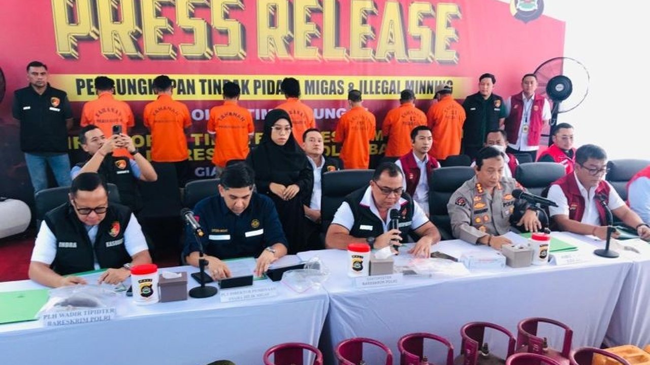 Bareskrim Polri mengungkap sindikat pengoplosan LPG bersubsidi di Gianyar, Bali, dengan omzet miliaran rupiah dan empat tersangka telah ditangkap.