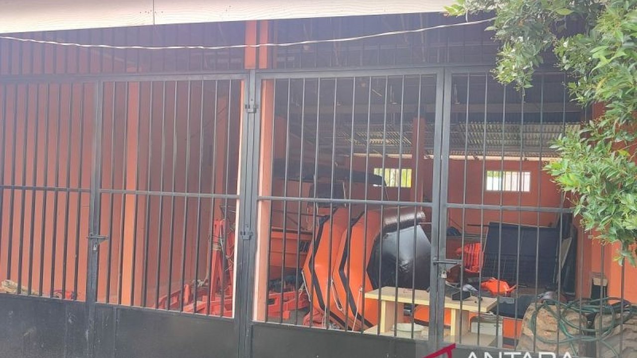 Antisipasi bencana alam selama Ramadhan, Pemkot Bengkulu siagakan 14 personel BPBD untuk memantau dan mengevakuasi warga, terutama di tengah potensi hujan lebat.