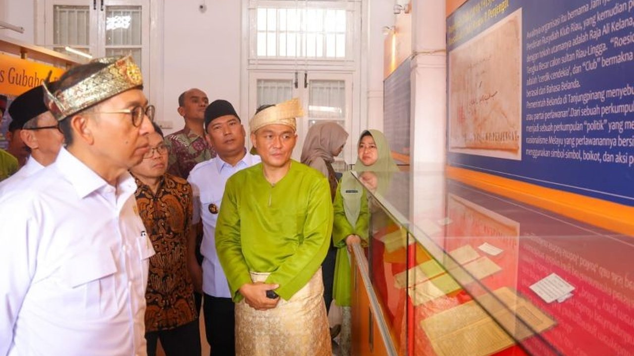 Menteri Kebudayaan Fadli Zon mengunjungi Museum Sultan Sulaiman Badrul Alamsyah di Tanjungpinang, Kepri, dan mengapresiasi perannya dalam melestarikan sejarah dan budaya Melayu serta akulturasi berbagai peradaban.
