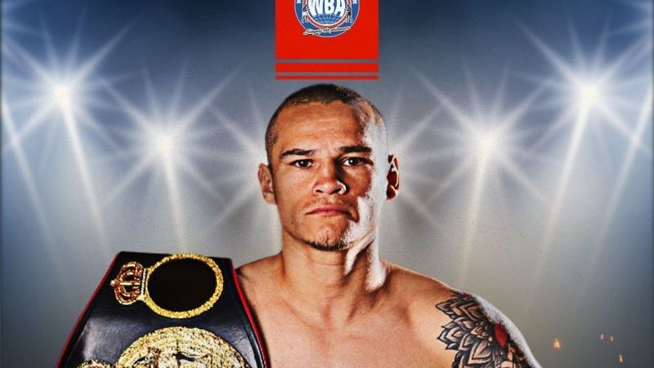 Petinju David Jimenez berhasil mempertahankan gelar juara interim kelas terbang super WBA setelah mengalahkan Keyvin Lara dalam pertarungan sengit di Costa Rica.