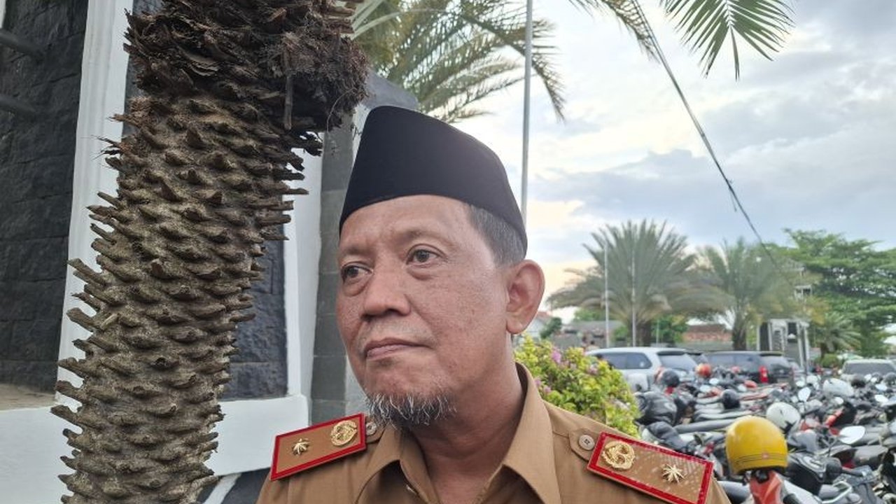 Pemerintah Provinsi Lampung menggelontorkan dana Rp5,1 miliar untuk perbaikan ruas jalan Kotabumi-Bandar Abung sepanjang 1,5 kilometer guna menunjang perekonomian daerah.