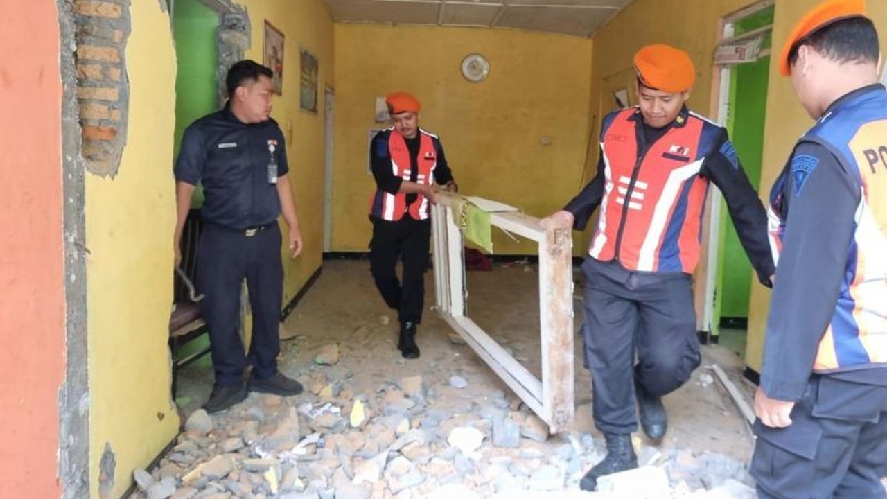 Kerja sama KAI Daop 6 Yogyakarta dan Kejari Sleman berhasil mengamankan aset negara berupa lahan seluas 1.388 meter persegi di Sleman yang sebelumnya dimanfaatkan tanpa izin.