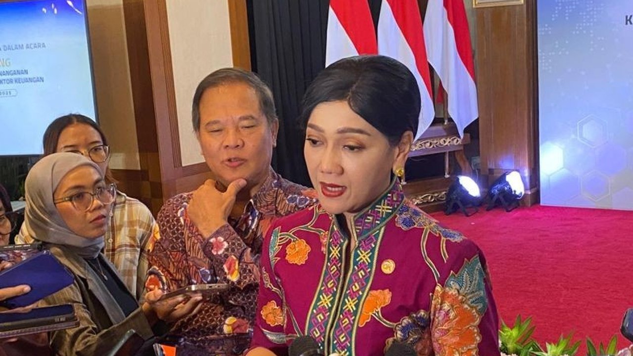 Otoritas Jasa Keuangan (OJK) berencana menerbitkan aturan baru untuk mengatur aktivitas finfluencer guna melindungi konsumen dan mencegah penipuan investasi di semester II tahun 2024.