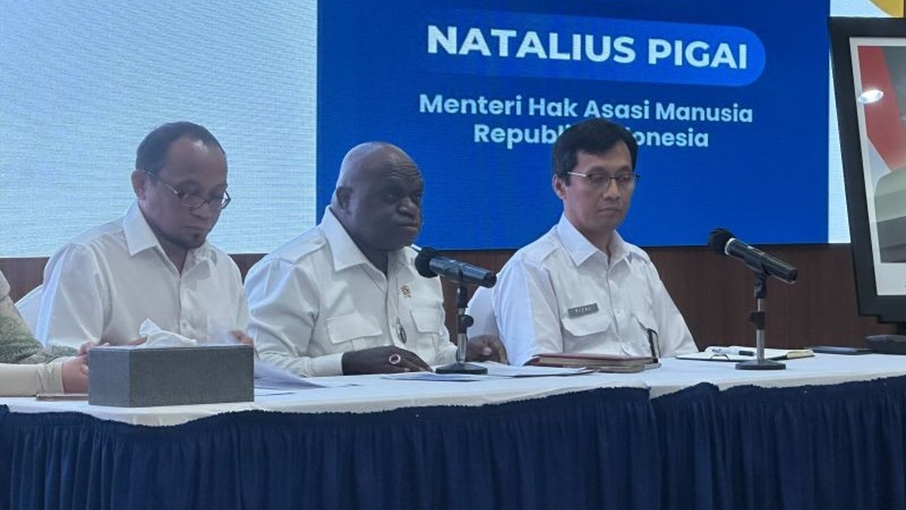 Menteri HAM Natalius Pigai menjelaskan penurunan indeks demokrasi Indonesia pada 2024 bukan terjadi di masa pemerintahan Presiden Prabowo Subianto, melainkan karena beberapa faktor lain yang telah terjadi sejak 2015.