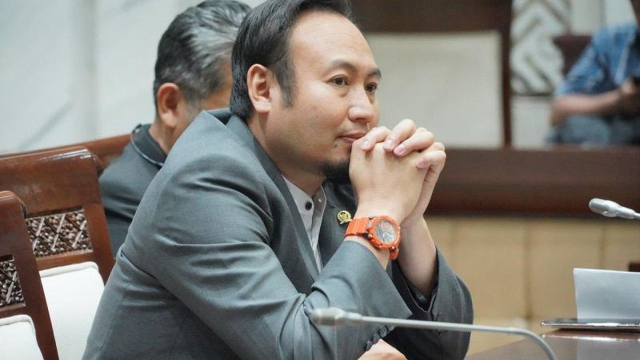 Anggota DPR RI, Rahmat Saleh, mendorong percepatan sertifikasi tanah elektronik di daerah rawan bencana di Indonesia, mengingat tingginya risiko bencana alam dan pentingnya kepastian kepemilikan lahan.