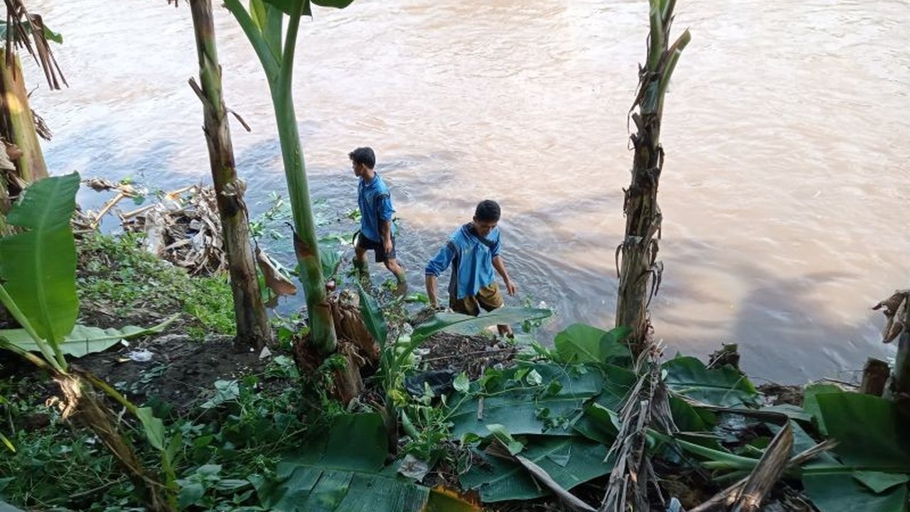 Dinas PUPR Kota Mataram melaporkan pengurangan signifikan volume sampah basah di saluran dan sungai hingga 50 persen, berkat perubahan cuaca dan kolaborasi antar dinas.