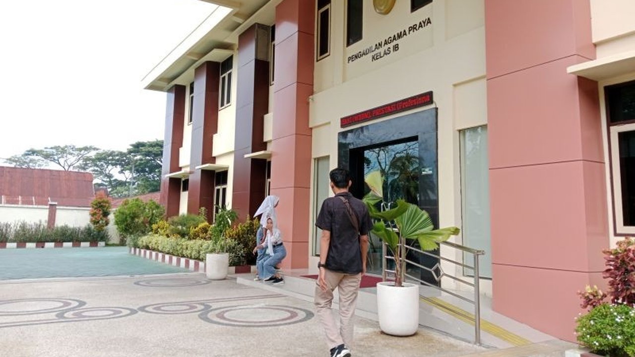 Pengadilan Agama Praya Lombok Tengah mencatat 204 kasus perceraian pada Januari-Februari 2025, didominasi gugatan cerai dari istri dengan faktor ekonomi sebagai pemicu utama.