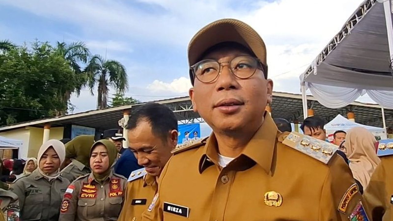 Gubernur Lampung, Rahmat Mirzani Djausal, meminta para bupati untuk memastikan harga pembelian gabah petani sesuai Harga Pokok Penjualan (HPP) yang telah ditetapkan pemerintah, demi kesejahteraan petani.