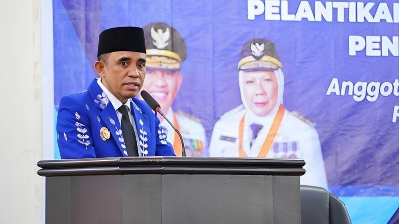 Gubernur Sulawesi Tengah, Anwar Hafid, meminta Komisi Informasi (KI) untuk menjadi jembatan komunikasi antara pemerintah dan masyarakat guna mewujudkan pemerintahan yang transparan dan akuntabel.