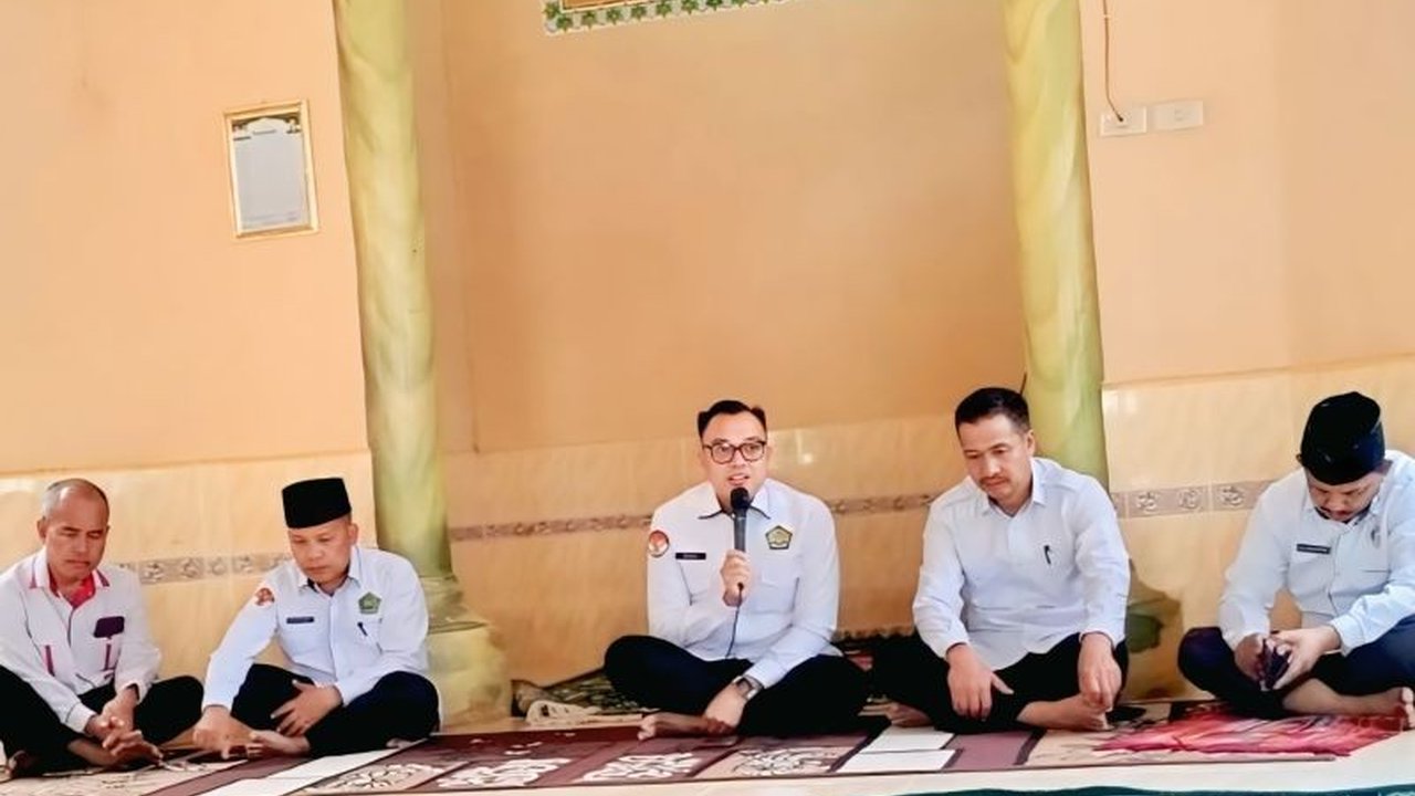 Kemenag OKU Timur menggelar Kuliah Tujuh Menit (Kultum) selama Ramadhan untuk meningkatkan keimanan dan produktivitas pegawai serta syiar Islam.