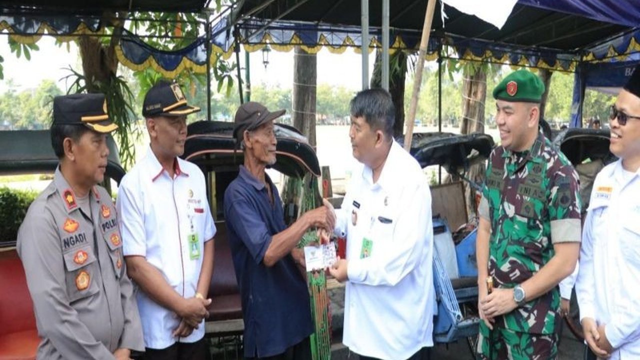 Baznas Kulon Progo menyalurkan Rp3,59 miliar Zakat, Infak, dan Sedekah (ZIS) kepada 7.500 mustahik selama Ramadhan 2025 untuk membantu masyarakat kurang mampu.