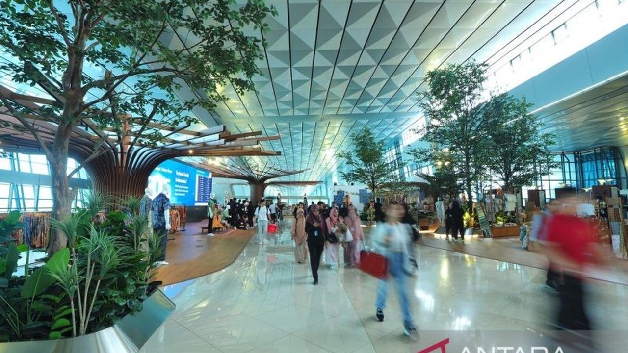 Bandara Internasional Soekarno-Hatta (Soetta) meraih penghargaan bergengsi sebagai bandara terbaik di kawasan Asia Pasifik versi Airports Council International (ACI) berkat peningkatan layanan dan infrastruktur.