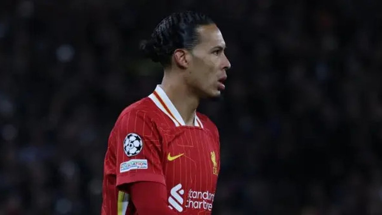 Virgil van Dijk, bek tengah dan kapten Liverpool. (Bola.com/liverpoolfc.com)