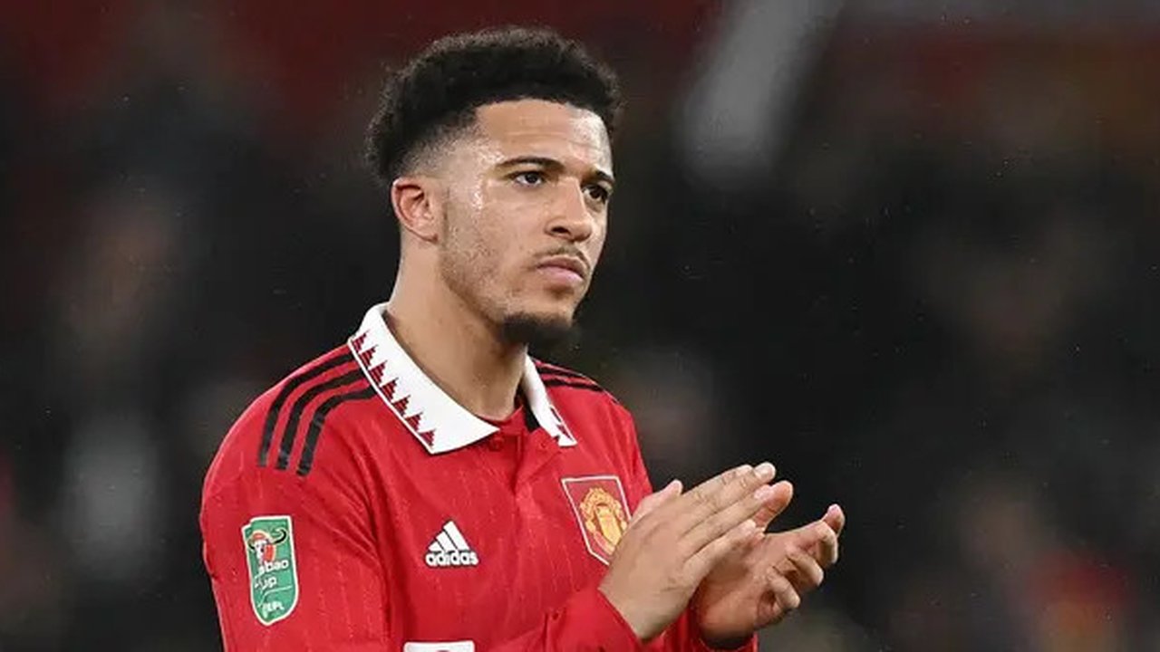 Pemain Manchester United, Jadon Sancho, saat melawan Nottingham Forest pada leg kedua babak semifinal Carabao Cup, Jumat (2/2/2023). Sancho tidak ambil bagian pada sesi training camp United d