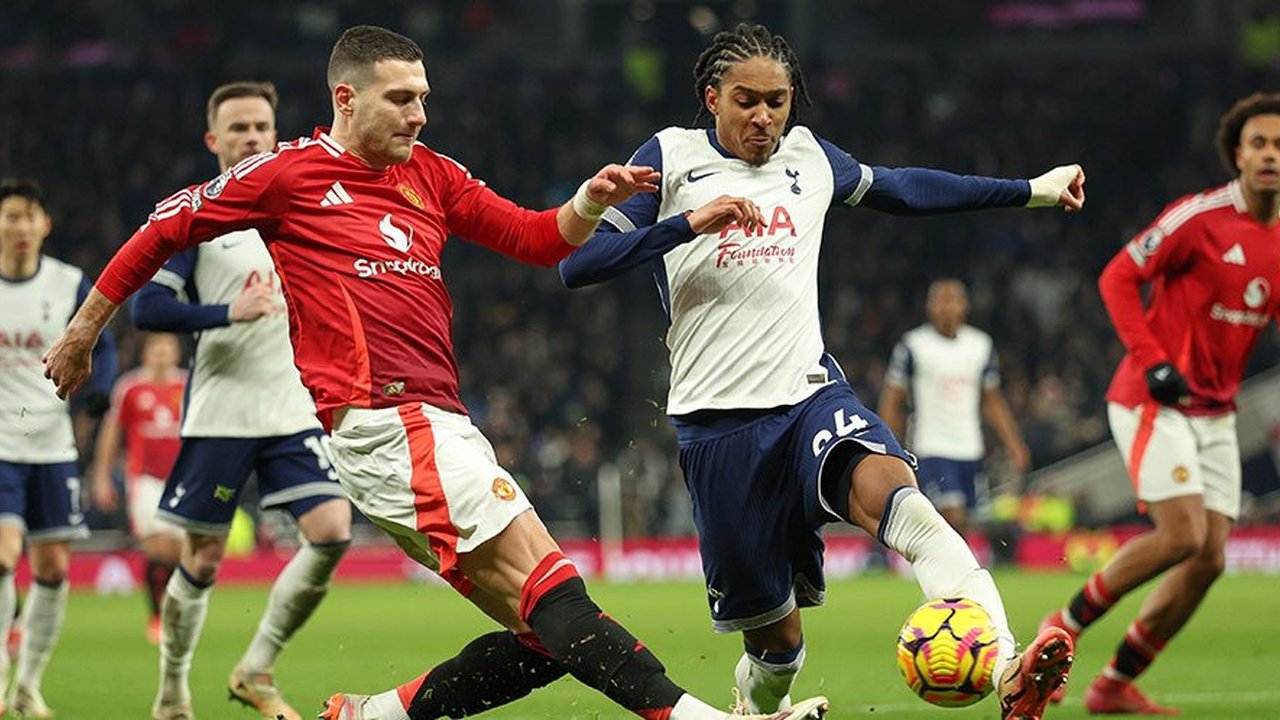 Bayern Munchen Saingi Real Madrid untuk Transfer Bintang Manchester United Ini