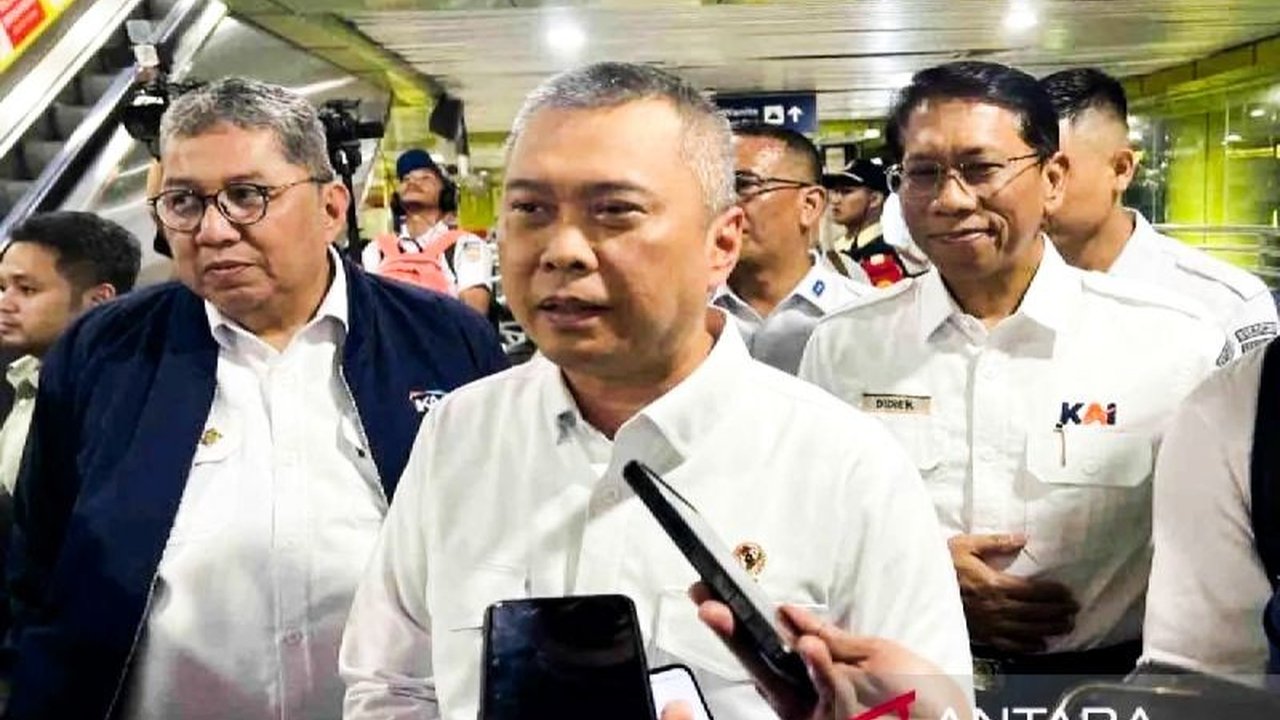 Menjelang mudik Lebaran 2025, Kementerian Perhubungan meningkatkan pengawasan transportasi publik untuk memastikan keselamatan pemudik, dengan fokus pada antisipasi kemacetan dan peningkatan keamanan di berbagai titik rawan.