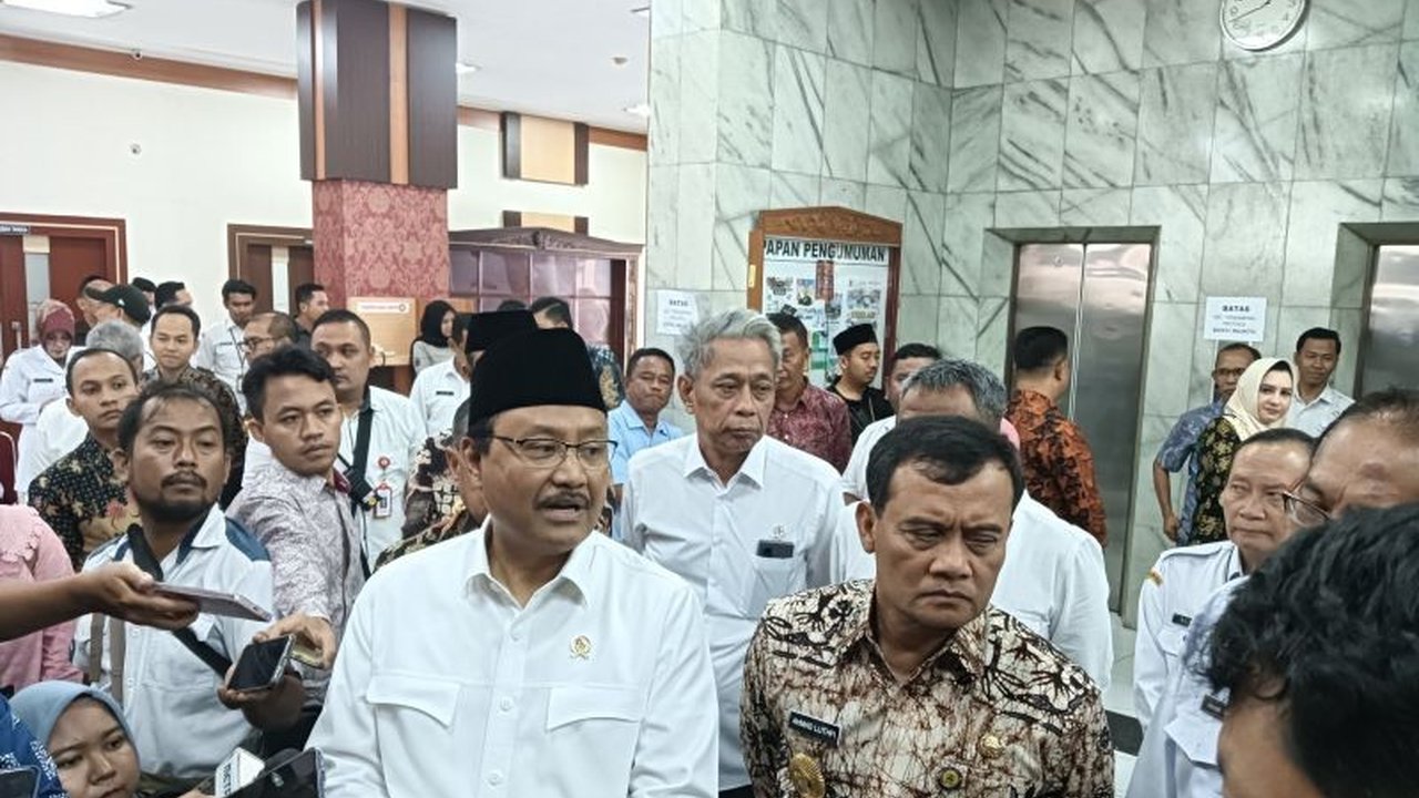Pemerintah Provinsi Jawa Tengah gencar mempersiapkan lahan untuk program Sekolah Rakyat guna menekan angka kemiskinan melalui peningkatan akses pendidikan bagi keluarga miskin ekstrem dan rentan.