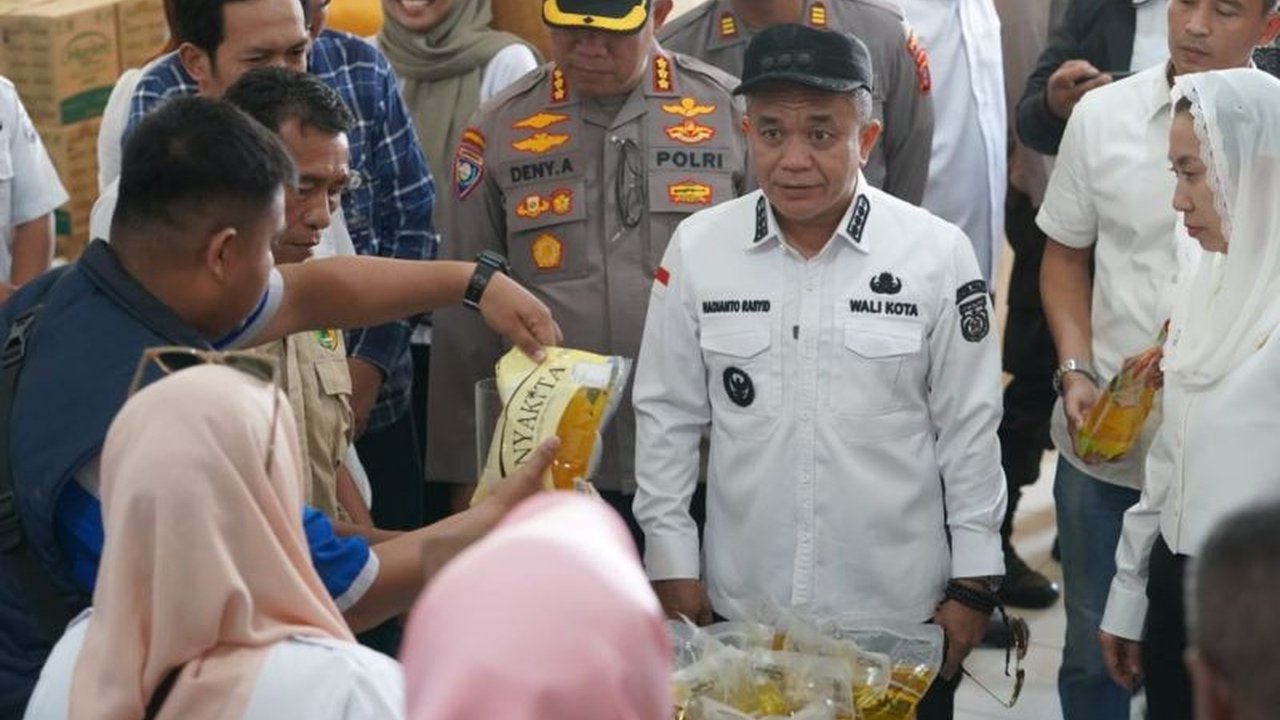 Wali Kota Palu, Hadianto Rasyid, memperingatkan distributor dan pedagang agar tidak menjual minyak goreng subsidi MinyaKita di atas Harga Eceran Tertinggi (HET) dan memastikan takaran sesuai ketentuan.