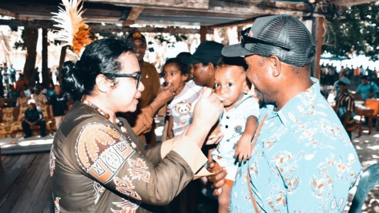 Pemerintah Kabupaten Biak Numfor, Papua, melalui DP3AKB, salurkan makanan tambahan bergizi untuk anak balita di Pulau Numfor guna mencegah stunting, dengan angka stunting di Kabupaten Biak Numfor masih di bawah angka nasional.