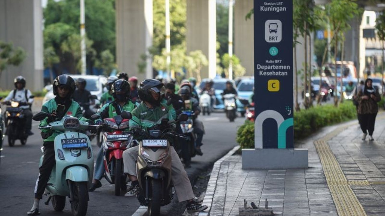 Jelang Lebaran 2025, Maxim Indonesia umumkan dukungan tambahan untuk mitra pengemudi, termasuk bonus dan pengurangan komisi, merespon Surat Edaran Menteri Ketenagakerjaan tentang Bonus Hari Raya.