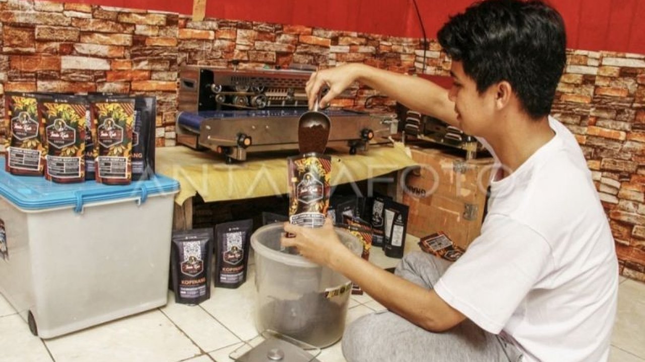 Kabupaten Kotawaringin Timur, Kalimantan Tengah, mengalami tren positif dengan meningkatnya minat anak muda untuk berwirausaha, membuka peluang ekonomi baru bagi daerah tersebut.