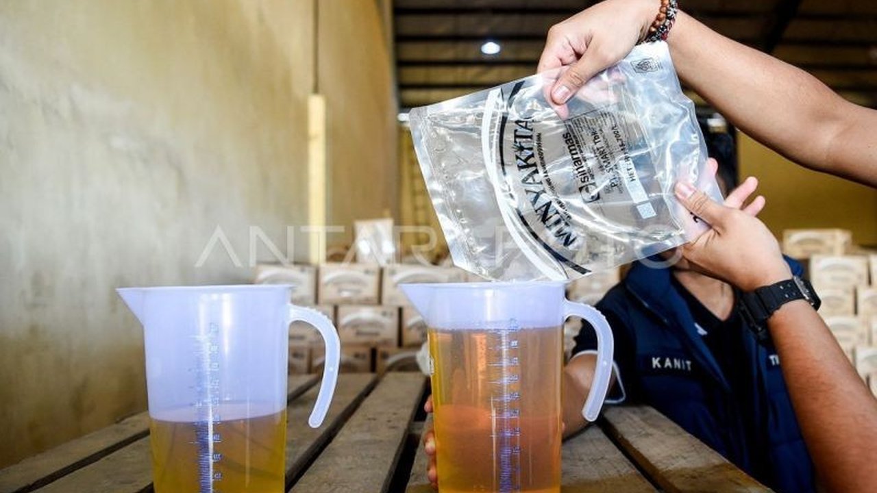 Pemerintah Kalimantan Timur gencar awasi distribusi MinyaKita setelah ditemukan indikasi praktik penjualan terikat dan harga jual di atas HET, menjelang Idul Fitri 1446 H.