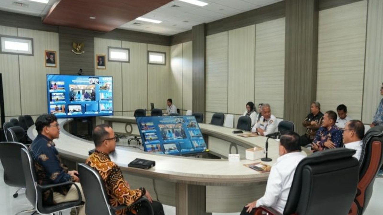 Pemerintah Provinsi Sulawesi Barat (Sulbar) resmi menjalin kerja sama dengan Direktorat Jenderal Pajak (DJP) dan Direktorat Jenderal Perimbangan Keuangan (DJPK) untuk mengoptimalkan pemungutan pajak guna meningkatkan kesejahteraan masyarakat.