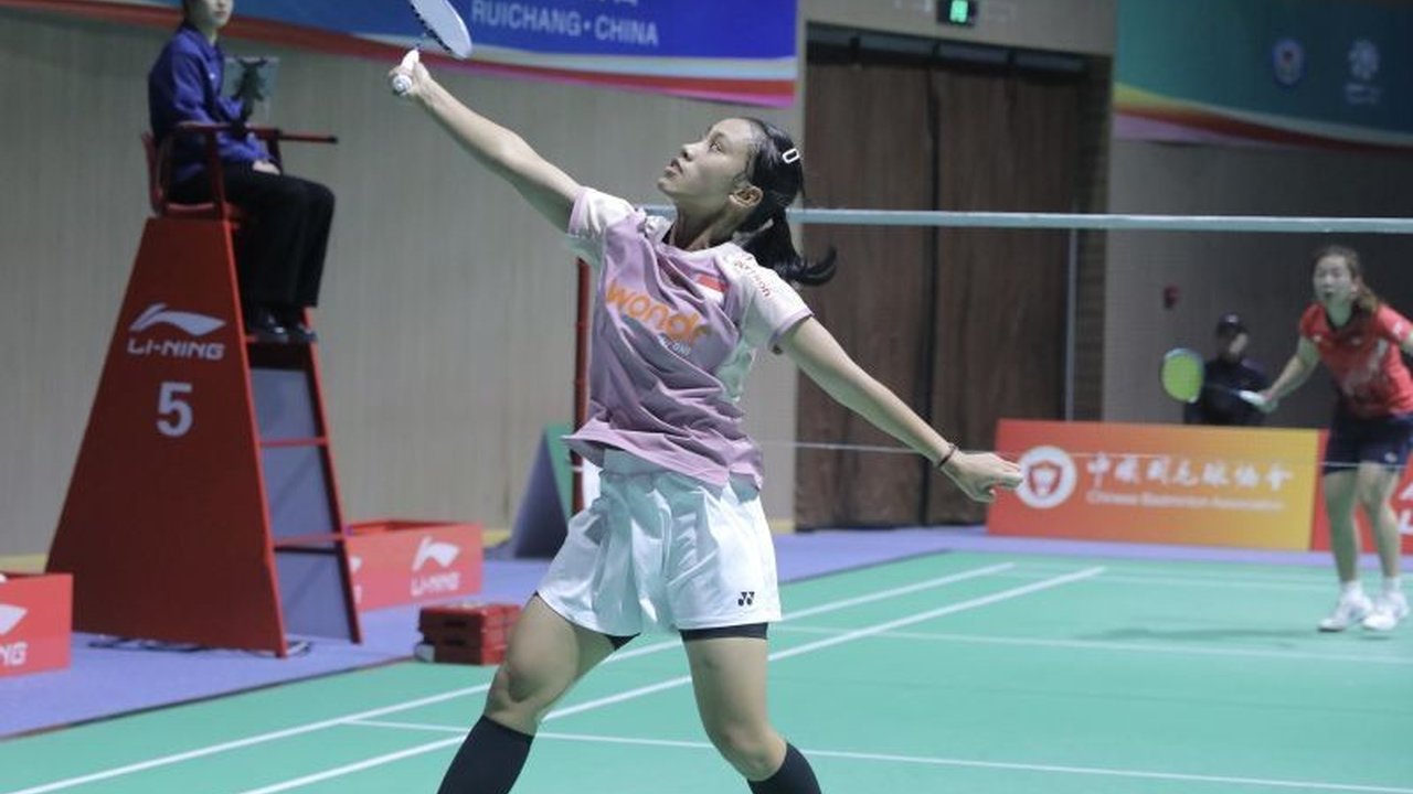 Mutiara Ayu Puspitasari dan Ester Nurumi Dwi Wardoyo, dua tunggal putri Indonesia, akan berhadapan di babak kedua Ruichang China Masters 2025, Kamis (13/3), setelah melewati babak pertama dengan hasil yang berbeda.