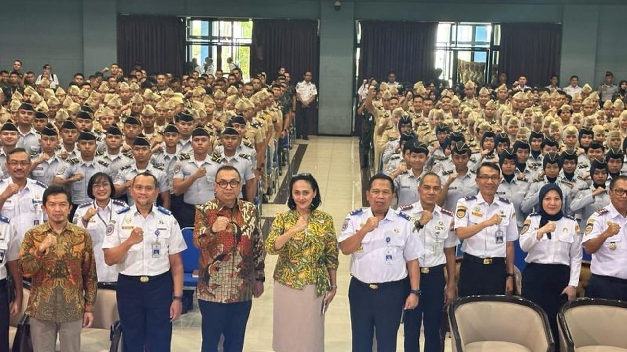 Kementerian Pelindungan Pekerja Migran Indonesia (KP2MI) melihat potensi besar lulusan PTDI-STTD Bekasi untuk menjadi pekerja migran Indonesia (PMI) di sektor transportasi di luar negeri.