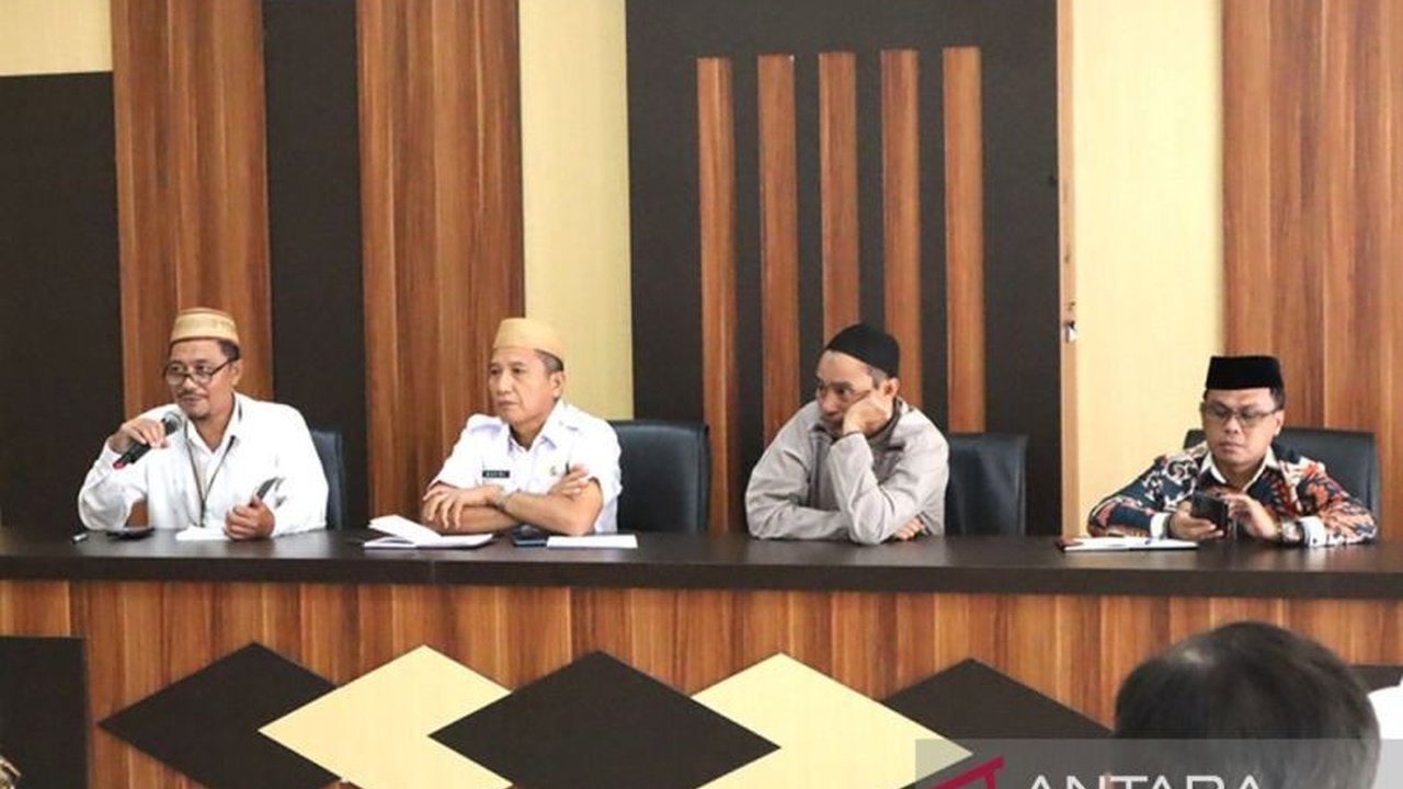 Pemerintah Kabupaten Bone Bolango resmi menetapkan besaran zakat fitrah Ramadhan 1446 H tahun 2025 sebesar Rp42.000 per jiwa, berdasarkan pertimbangan harga beras dan ketentuan syariah.