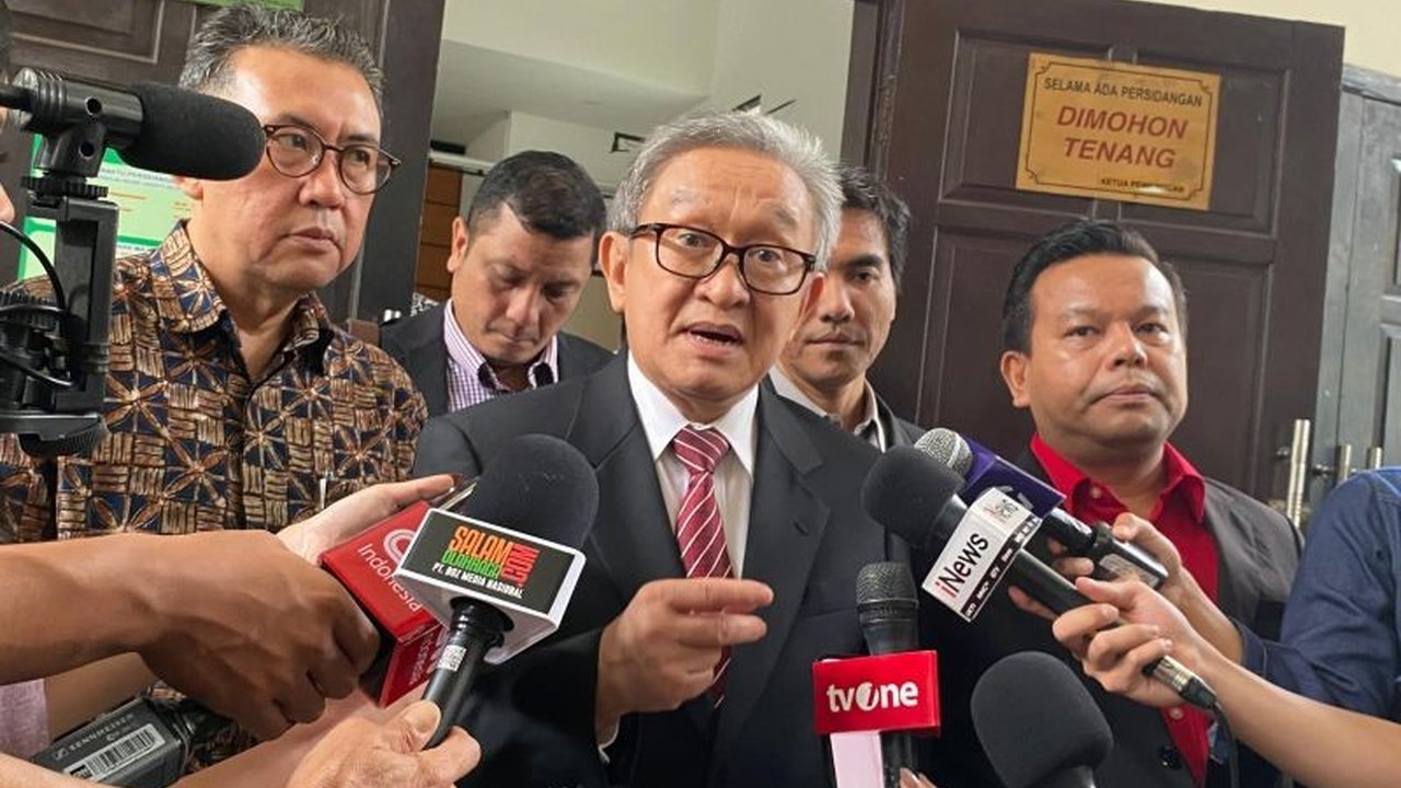 Tim kuasa hukum Hasto Kristiyanto optimis praperadilan kasus dugaan suap dan perintangan penyidikan akan gugur, bahkan menyebut KPK telah dibenarkan oleh pengadilan.