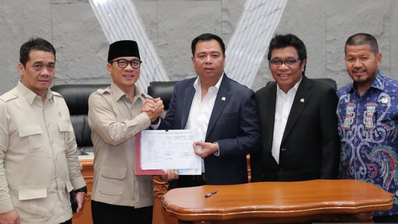 Komisi V DPR RI menyetujui tambahan anggaran Rp345 miliar untuk Kemendes PDT dari hibah luar negeri guna mendukung Program P3PD dan TEKAD dalam meningkatkan ekonomi dan SDM desa.