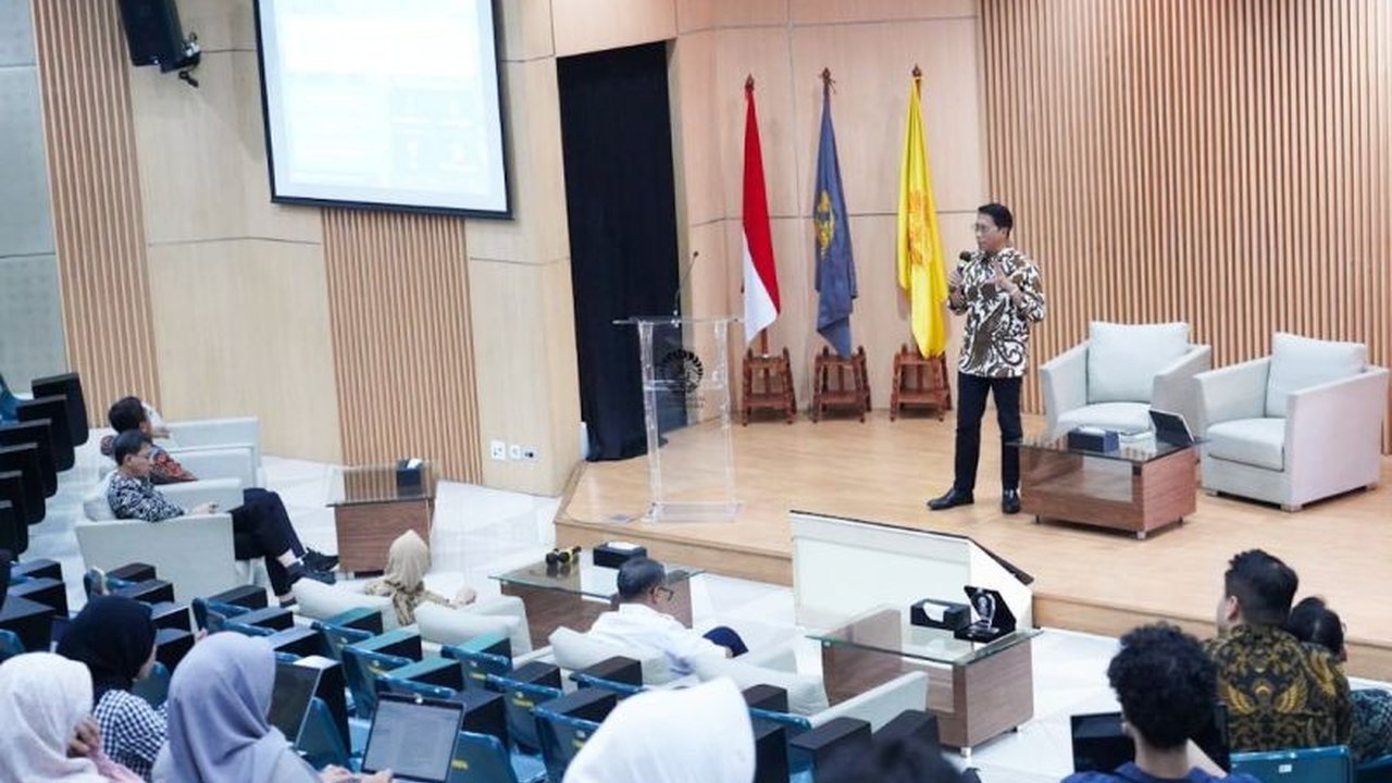 PT Kereta Api Indonesia (KAI) terus beradaptasi dengan perubahan perilaku konsumen melalui strategi digital dan komitmen terhadap keberlanjutan lingkungan, ditandai dengan peningkatan layanan dan inovasi teknologi.