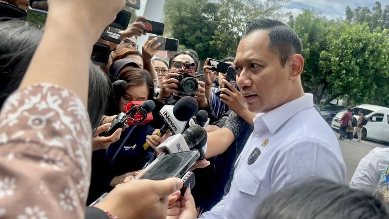 Presiden Prabowo Subianto memanggil Menko PMK dan Menteri PUPR untuk membahas penanganan darurat sampah di Indonesia, menekankan pentingnya solusi berkelanjutan dan dukungan infrastruktur.