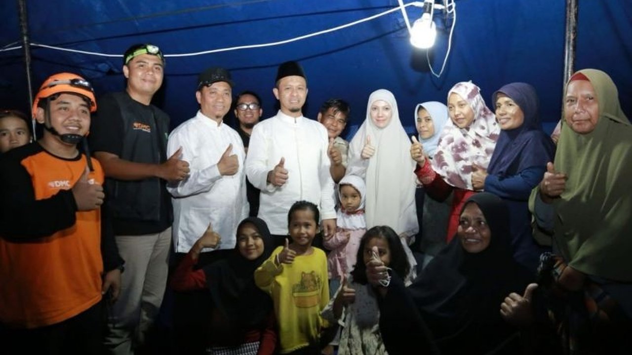Banjir di Pekanbaru mulai surut, dan ribuan pengungsi telah kembali ke rumah masing-masing setelah lebih dari seminggu mengungsi akibat meluapnya Sungai Siak.