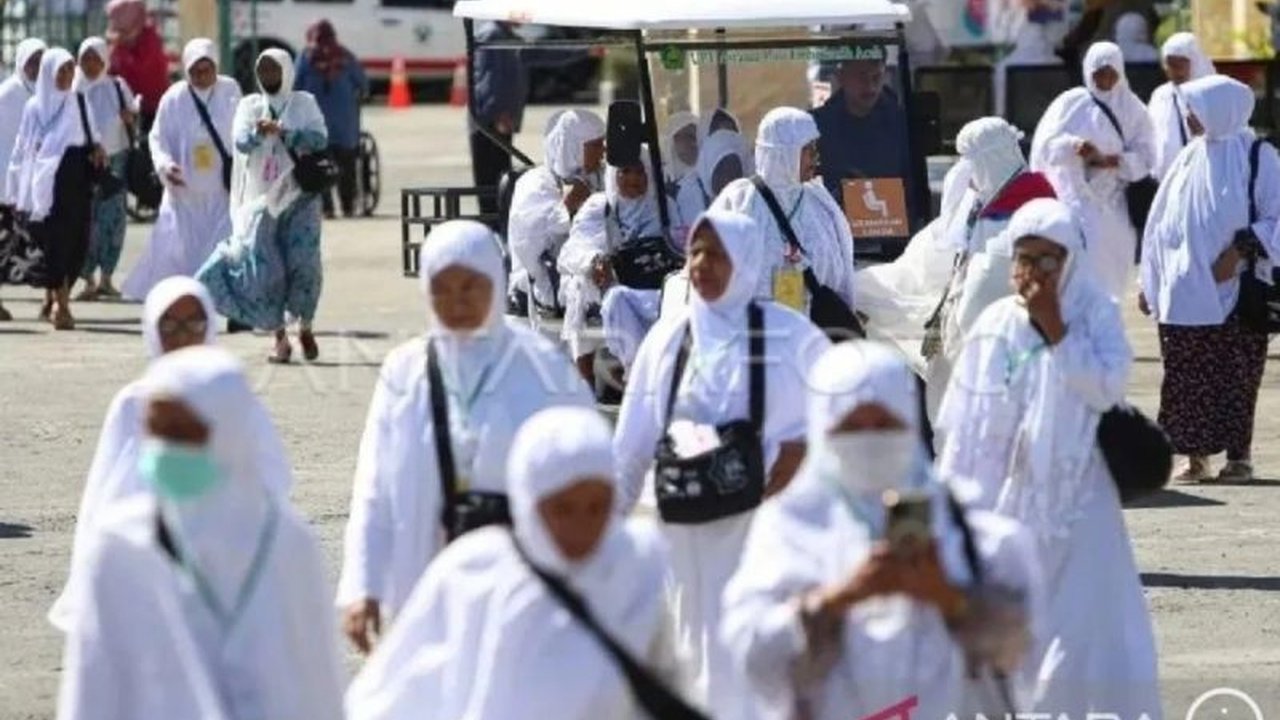 Sebanyak 5.888 calon haji reguler asal Sumatera Utara telah melunasi Bipih 2025, dengan total kuota 8.328 jemaah, dan pelunasan tahap pertama berakhir pada 14 Maret 2025.