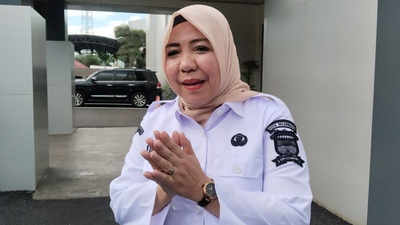 Inspektorat Palembang memberikan peringatan keras kepada para lurah dan camat agar meningkatkan pelayanan publik dan lebih dekat dengan warga menyusul beberapa aduan dan kasus lurah yang tidak maksimal dalam menjalankan tugasnya.