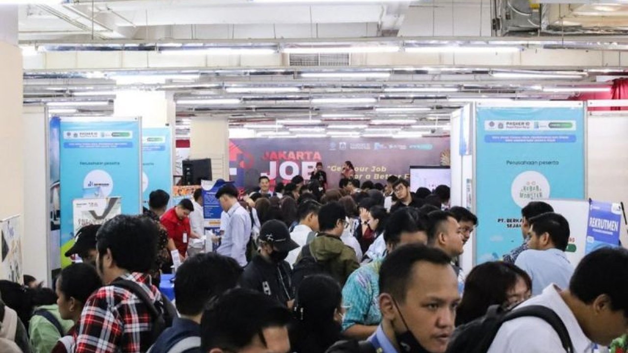 Pemerintah Kota Jakarta Pusat menggelar bursa kerja dengan 2.708 lowongan untuk menekan angka pengangguran di Jakarta Pusat, merespon tingginya angka PHK di DKI Jakarta.
